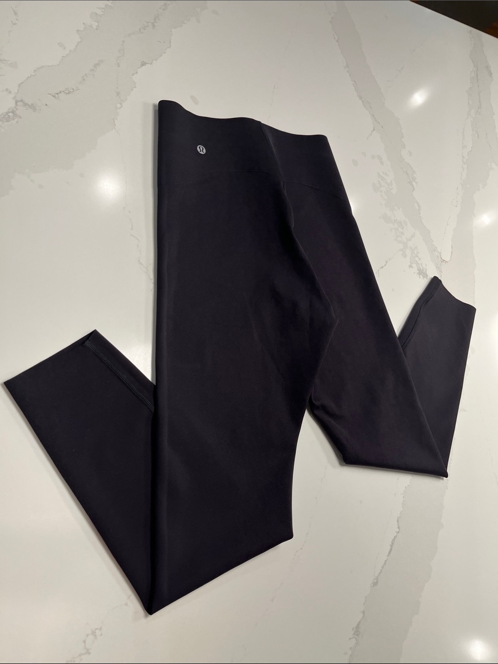 lululemon Black High-Rise no lines compression 3/4 Leggings